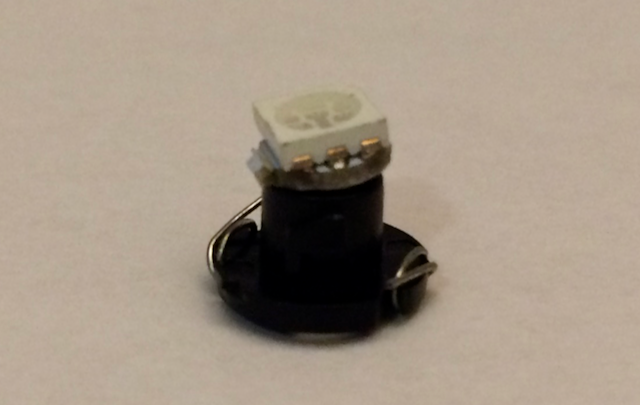 T4.2 LED VERT 12V socle NOIR