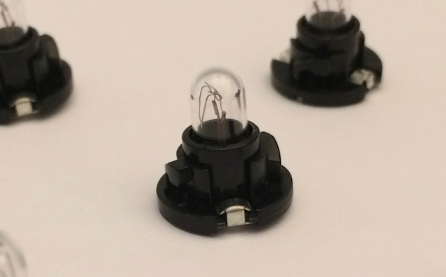 T4.7 100mA 12V NOIR/BLANC VOYANT
