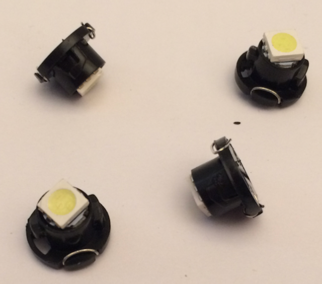 T4.7 LED GREEN 12V BLACK base INDICATOR